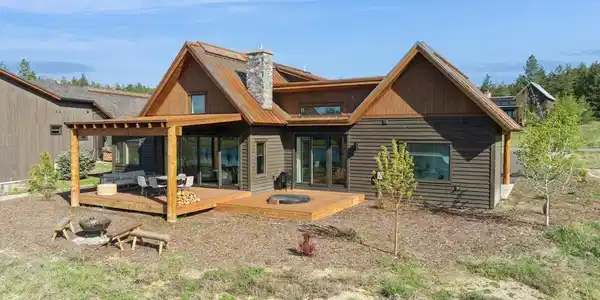63 Glacier Peaks Road