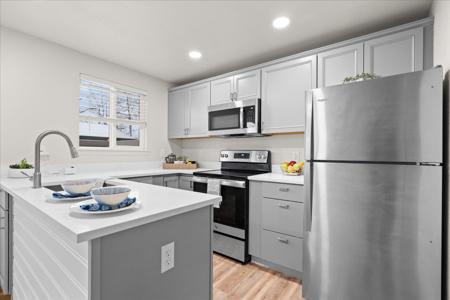 908 2nd Street W