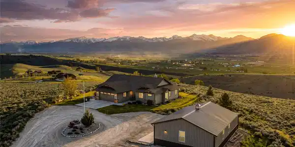 447 Labrador Trail