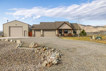645 Covered Wagon Road