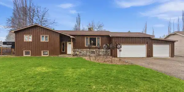 188 N Riding Road