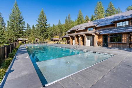 40 Bridle Court