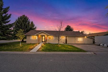 907 View Drive