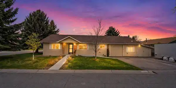 907 View Drive