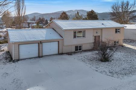 8975 Grouse Drive