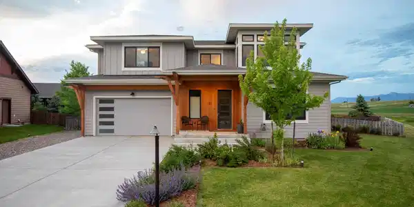 121 Laura Court