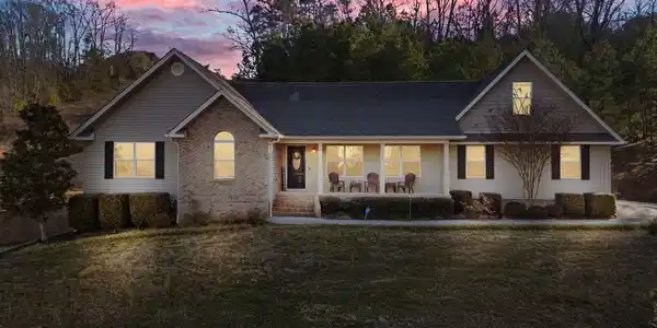 175 NW Stonewood Drive NW