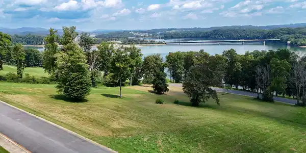 2105 Edgewater Sound