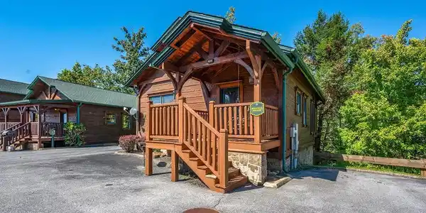 834 Great Smoky Way