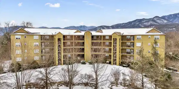 338 Pinnacle View Way