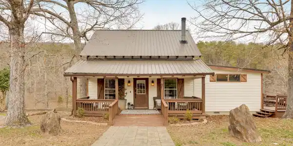 562 Lakeview Drive