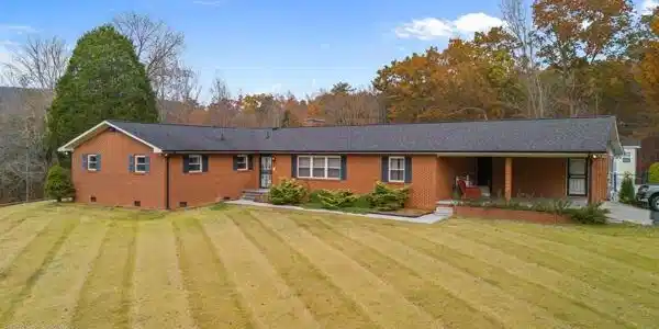 253 BurkeMill Rd