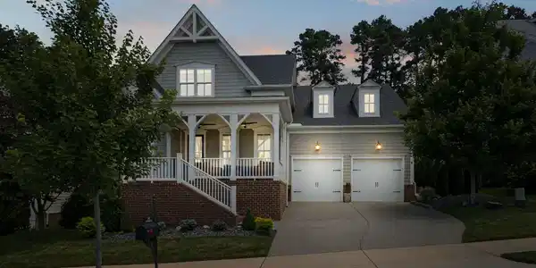 215 Halswelle Dr