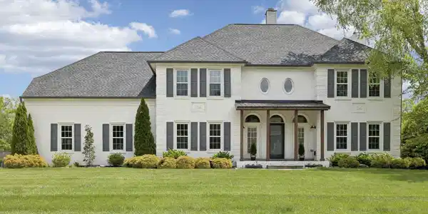 1744 Surrey Dr