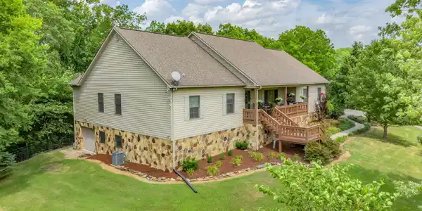 1668 Deerwood Rd