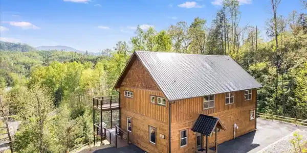 201 Laurel Oak Way