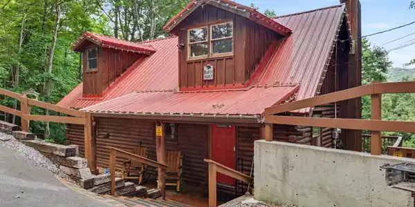 910 Ski View Lane
