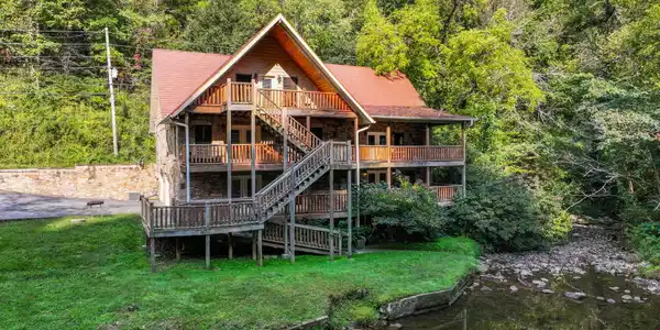 4273 Pittman Center Road