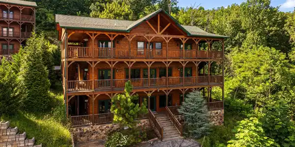 789 Mountain Stream Way