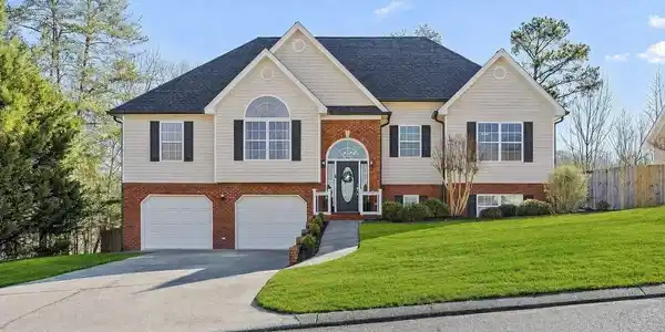 153 Hidden Oaks Drive