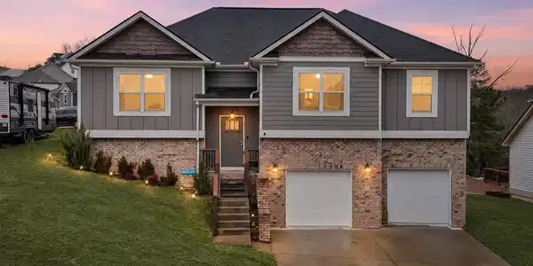 6864 Steep Hill