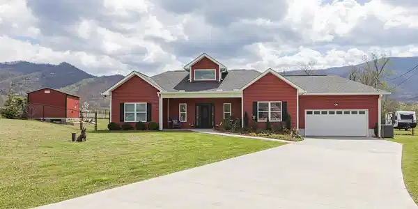 2221 Meadowbrook Lane