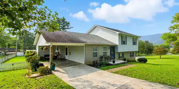 306 Eastwood Drive