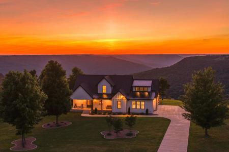 925 Sunset Circle