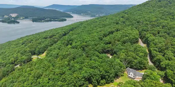 310 Bluffs Road
