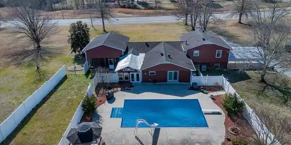 1119 Sparta Hwy