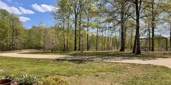 48 Sweet Springs Rd