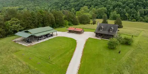 1055 Laurel Bluff Rd