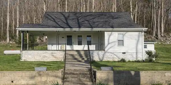 103 Dykes Rd
