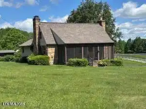 1343 Highland Lane