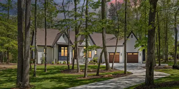 221 Lookout Crest Lane