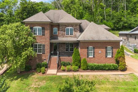 317 Holcombe Ln