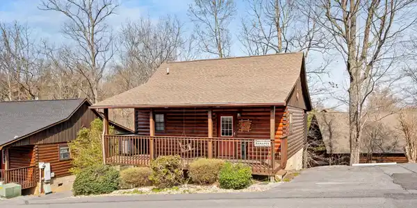 1529 Bears Den Way