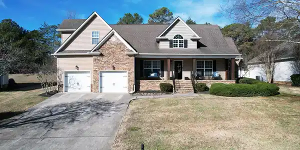 491 Thoroughbred Drive NW