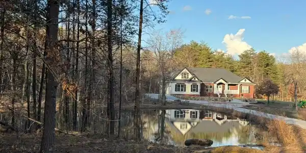 926 Monteagle Falls Rd