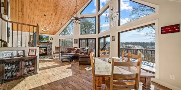 101 Dakota Ln