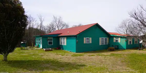 1070 Farm Road