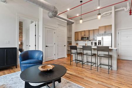211 W Colville St