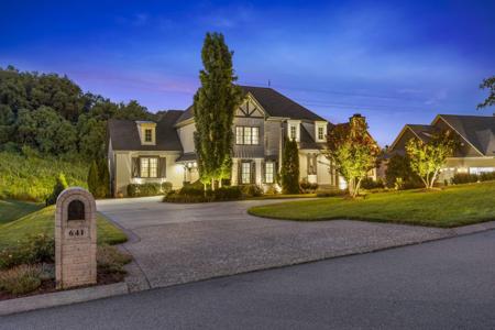 641 Legends Crest Dr