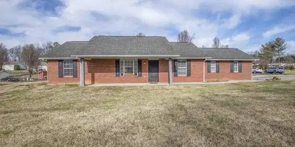 106 McDowell Lane