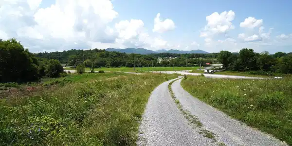 738 W HIGHWAY 25 70