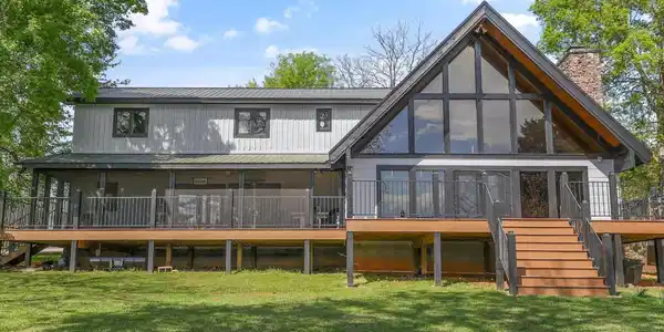 1374 Paradise Lane