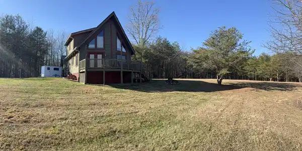 1355 Highland Ln