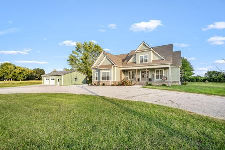 1607 Highway 130 W