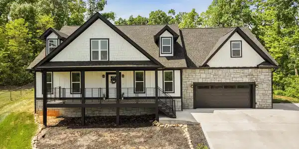 1354 Wisteria Lane