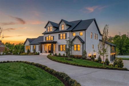 102 Steeplechase Ln